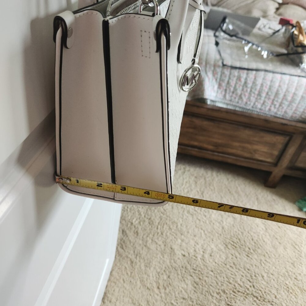 Michael Kors - White Crossbody - Picture 10 of 10